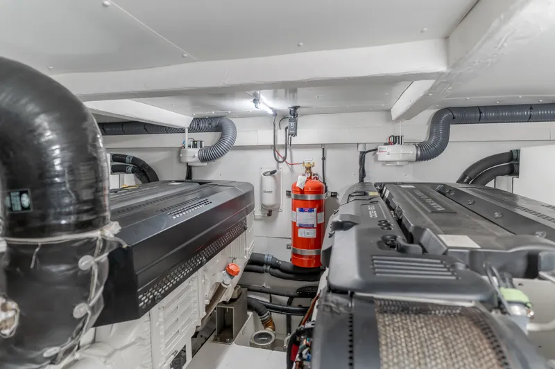 Slide: The Image of Azimut FLY 60 2020 - 65