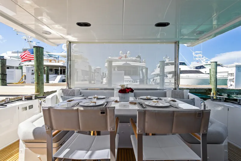 Slide: The Image of Azimut AZ60 FLY 2023 - 11