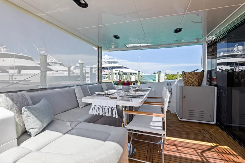 Slide: The Image of Azimut AZ60 FLY 2023 - 12