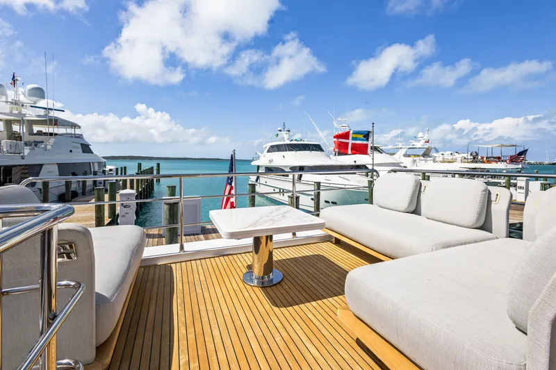 Slide: The Image of Azimut AZ60 FLY 2023 - 16