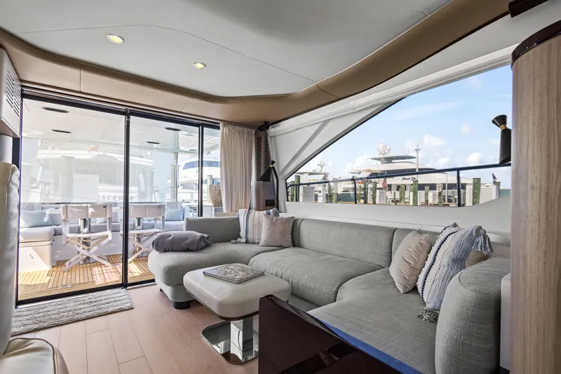 Slide: The Image of Azimut AZ60 FLY 2023 - 23