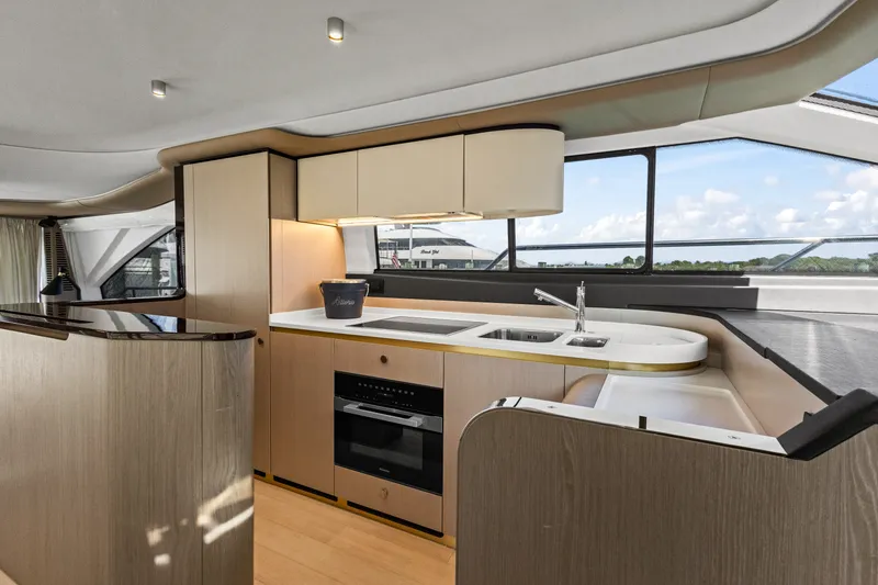 Slide: The Image of Azimut AZ60 FLY 2023 - 28