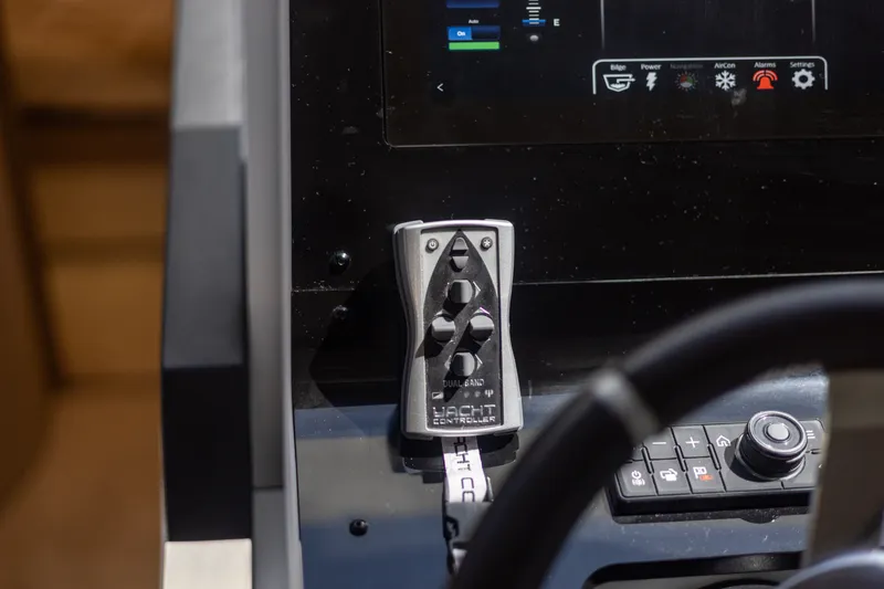 Slide: The Image of Azimut AZ60 FLY 2023 - 34