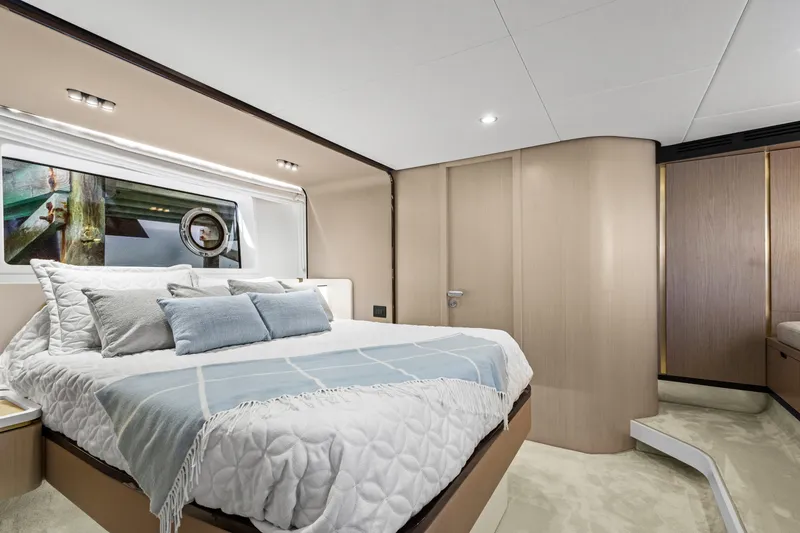 Slide: The Image of Azimut AZ60 FLY 2023 - 36