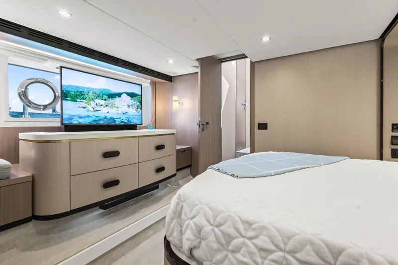 Slide: The Image of Azimut AZ60 FLY 2023 - 37