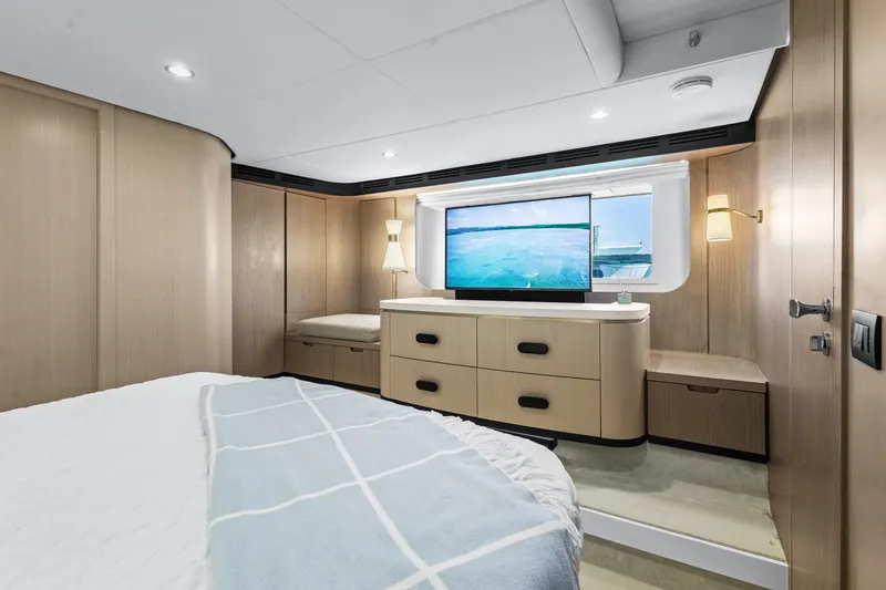 Slide: The Image of Azimut AZ60 FLY 2023 - 39