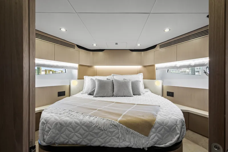 Slide: The Image of Azimut AZ60 FLY 2023 - 46