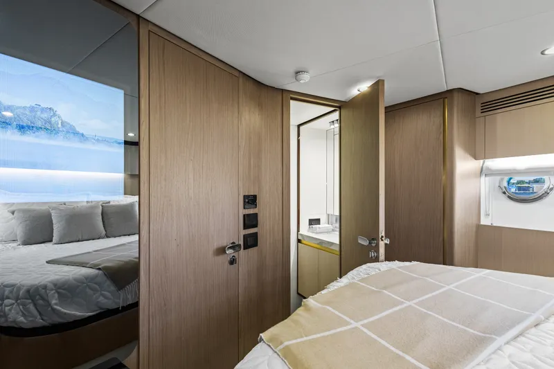 Slide: The Image of Azimut AZ60 FLY 2023 - 47