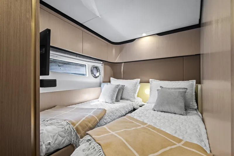 Slide: The Image of Azimut AZ60 FLY 2023 - 50