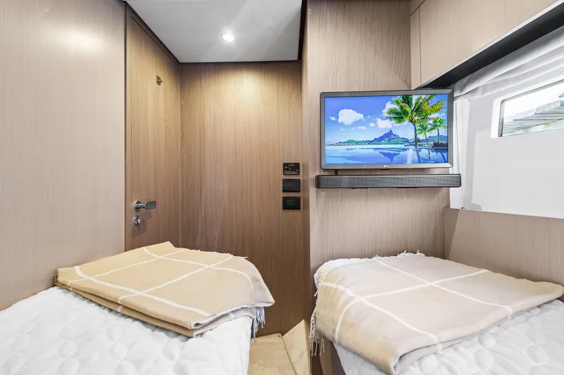 Slide: The Image of Azimut AZ60 FLY 2023 - 51