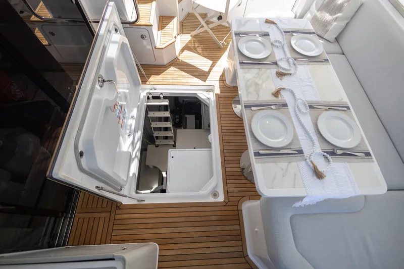 Slide: The Image of Azimut AZ60 FLY 2023 - 53