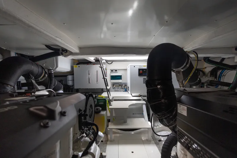 Slide: The Image of Azimut AZ60 FLY 2023 - 57