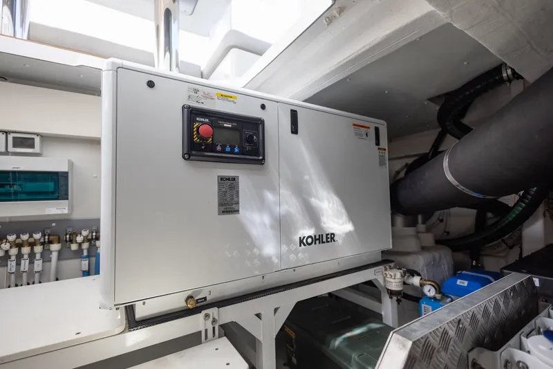 Slide: The Image of Azimut AZ60 FLY 2023 - 59