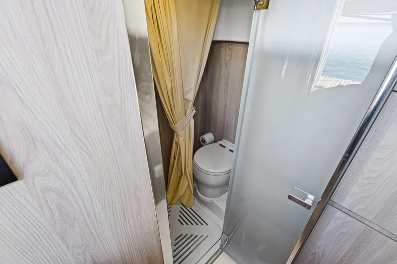 Slide: The Image of Azimut AZ60 FLY 2023 - 63