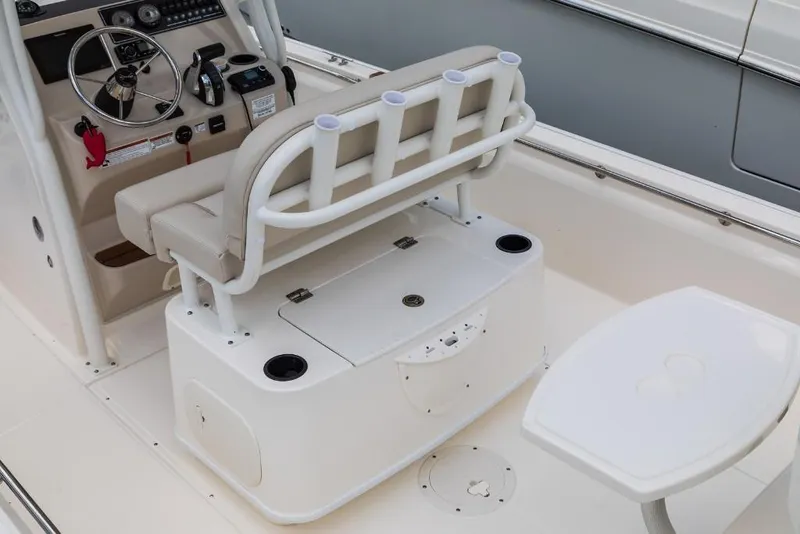 Slide: The Image of Boston Whaler 210 Montauk 2023 - 19