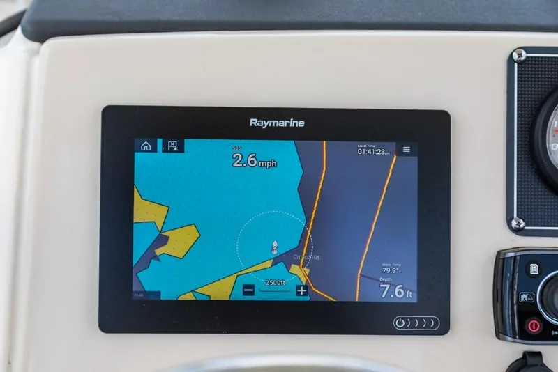 Slide: The Image of Boston Whaler 210 Montauk 2023 - 33