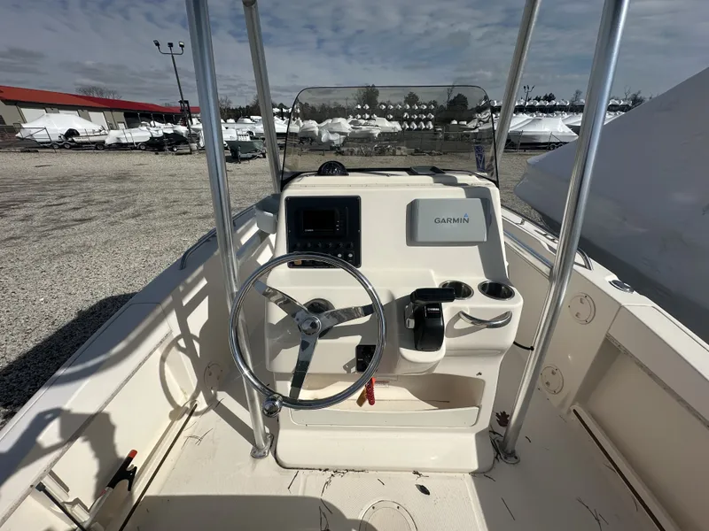 Slide: The Image of Grady-White FISHERMAN 180 2016 - 9