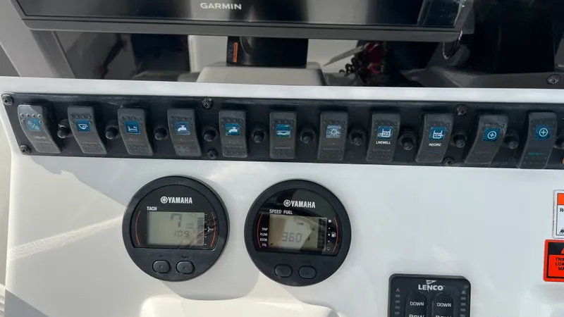 Slide: The Image of Sea Hunt ULTRA 234 2017 - 25