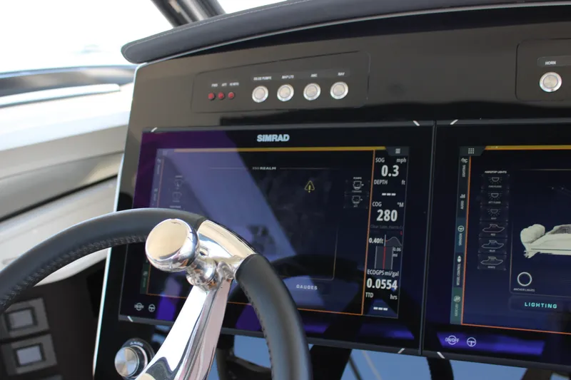 Slide: The Image of Boston Whaler 350 Realm 2026 - 51