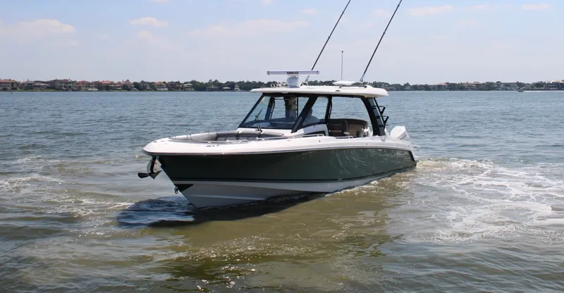 Slide: The Image of Boston Whaler 350 Realm 2026 - 87