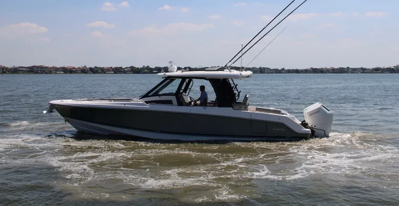 The Image of Boston Whaler 350 Realm 2026 - 0