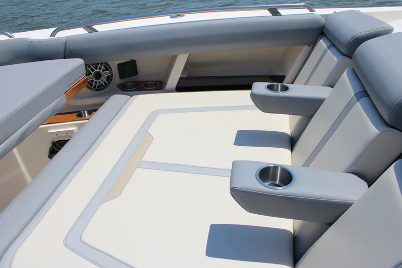 Slide: The Image of Boston Whaler 350 Realm 2026 - 99