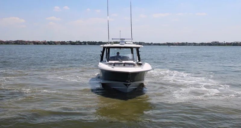 Slide: The Image of Boston Whaler 350 Realm 2026 - 86