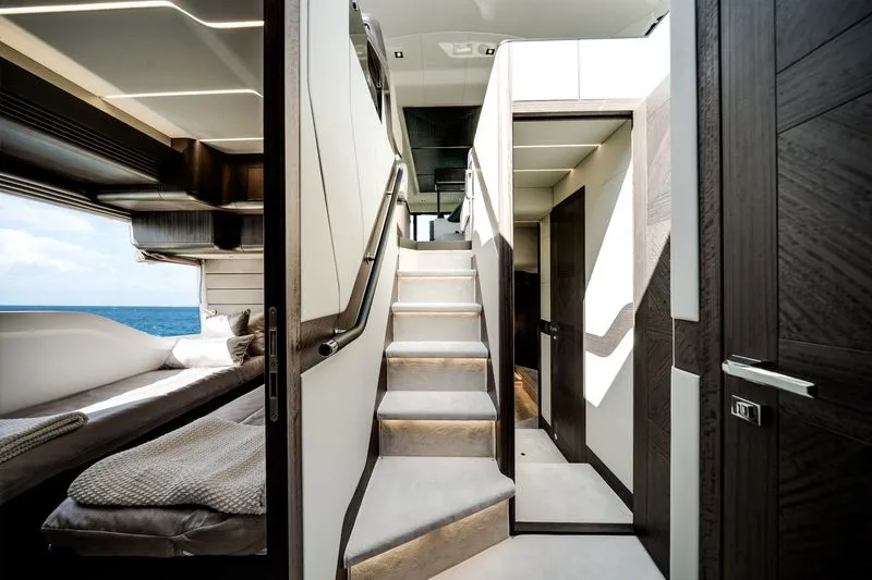 Slide: The Image of Galeon 560 FLY 2024 - 22