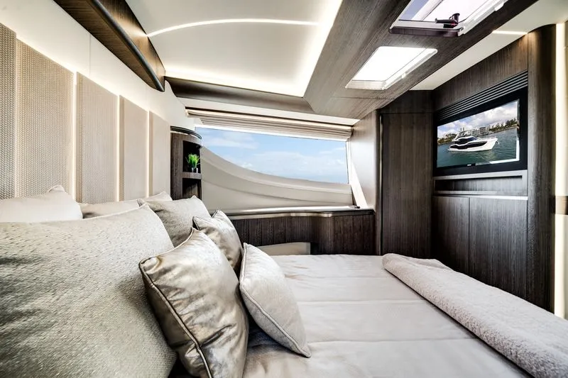 Slide: The Image of Galeon 560 FLY 2024 - 23