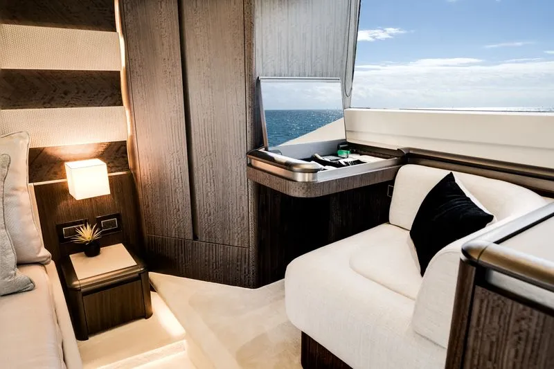 Slide: The Image of Galeon 560 FLY 2024 - 35