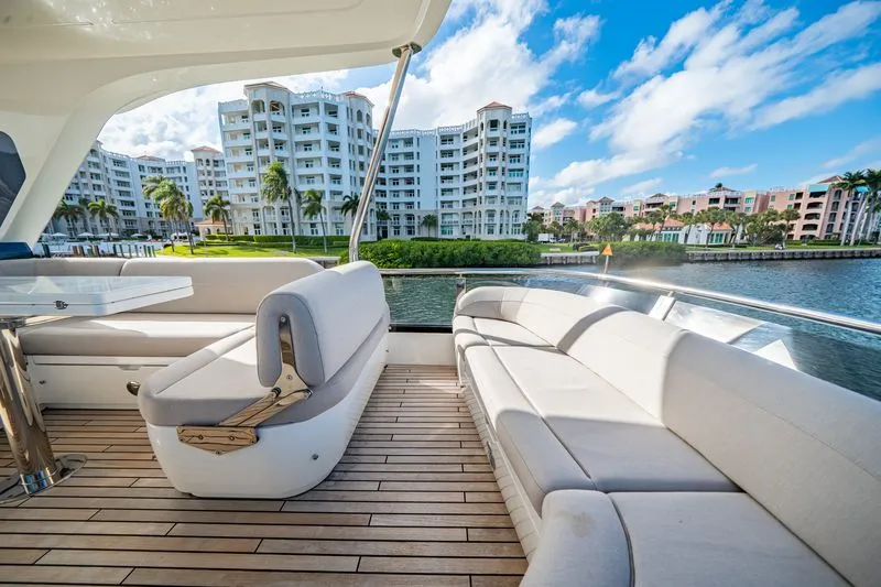 Slide: The Image of Galeon 560 FLY 2024 - 49