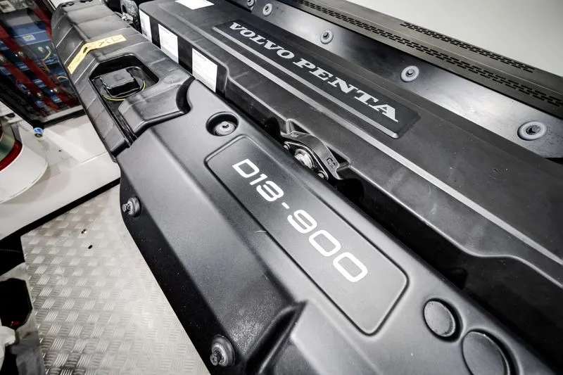 Slide: The Image of Galeon 560 FLY 2024 - 52