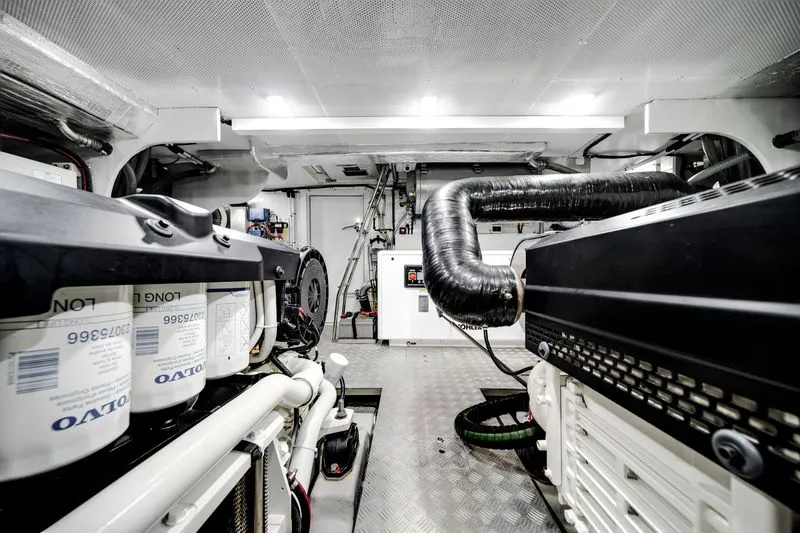 Slide: The Image of Galeon 560 FLY 2024 - 54