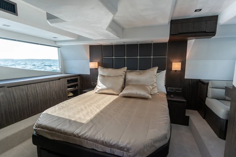 Slide: The Image of Galeon 47 SKY 2023 - 20