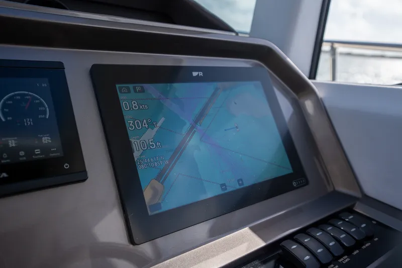 Slide: The Image of Galeon 47 SKY 2023 - 31