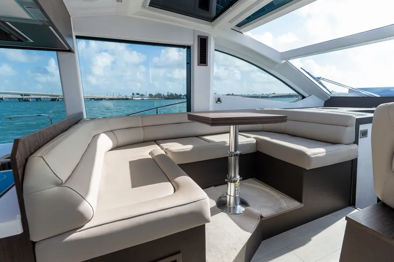 Slide: The Image of Galeon 47 SKY 2023 - 32