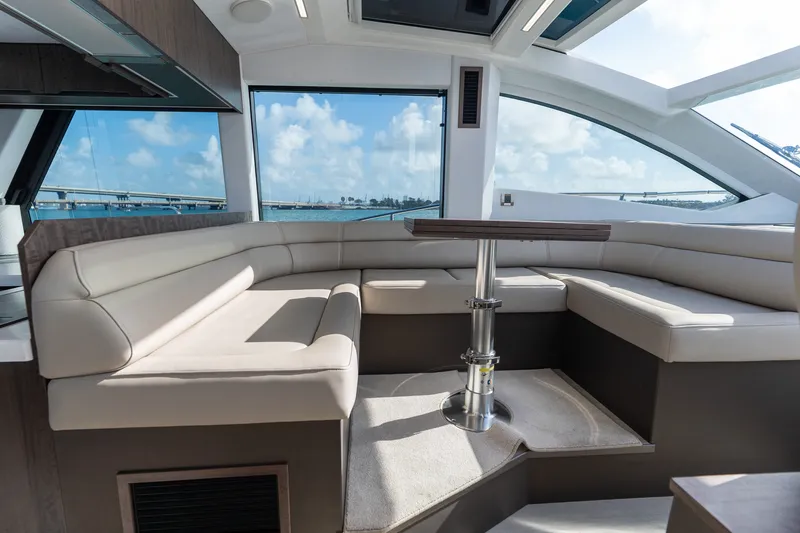 Slide: The Image of Galeon 47 SKY 2023 - 33