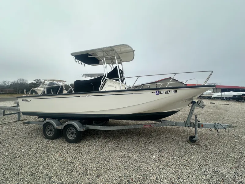 The Image of Boston Whaler 210 MONTAUK 2022 - undefined