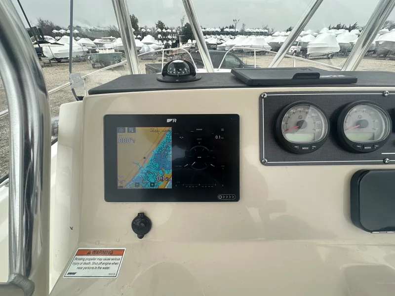 Slide: The Image of Boston Whaler 210 MONTAUK 2022 - 4