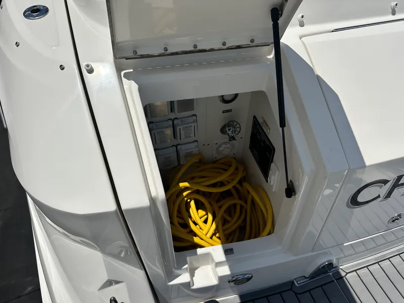 Slide: The Image of Sea Ray 320 DA-OB 2021 - 34