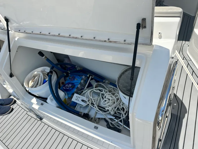 Slide: The Image of Sea Ray 320 DA-OB 2021 - 35