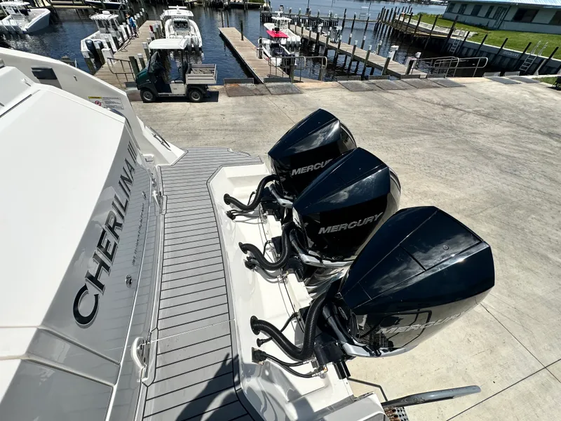 Slide: The Image of Sea Ray 320 DA-OB 2021 - 4