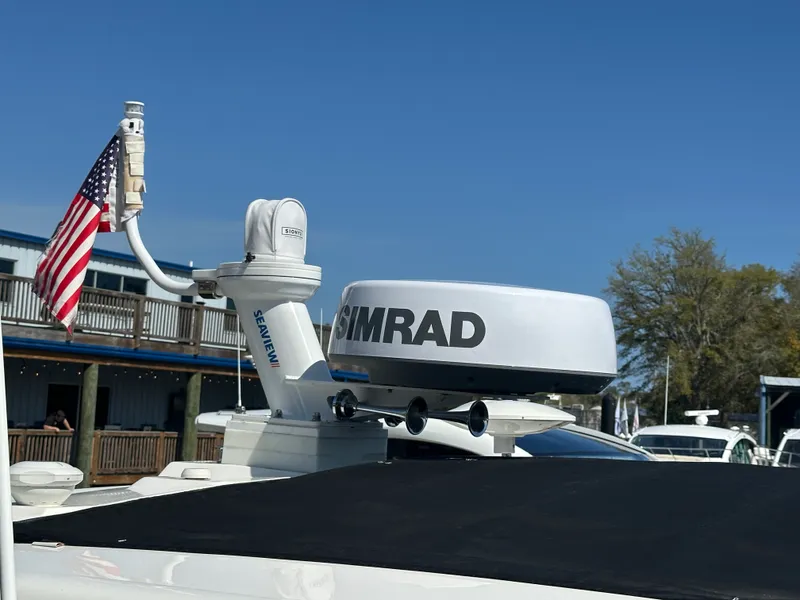 Slide: The Image of Sea Ray 32 DA OB 2024 - 9