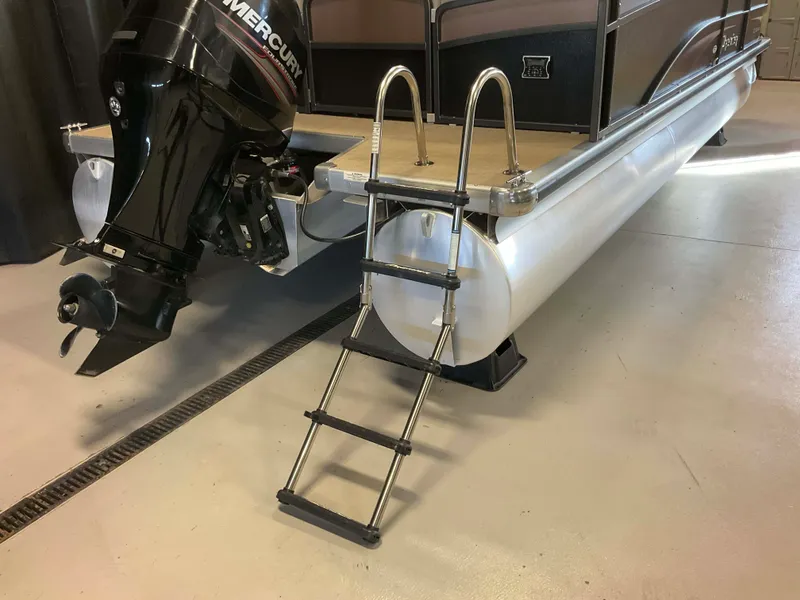 Slide: The Image of Premier 235 2014 - 11