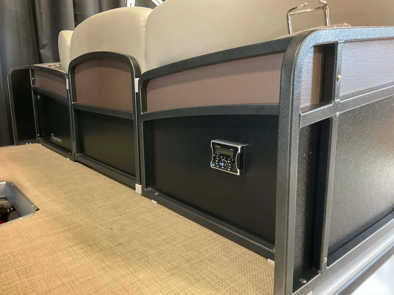 Slide: The Image of Premier 235 2014 - 13