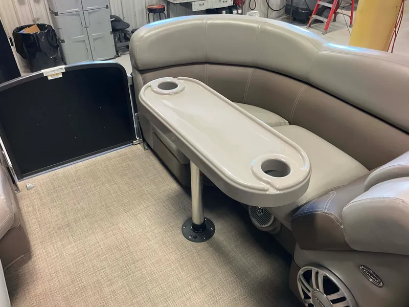 Slide: The Image of Premier 235 2014 - 27