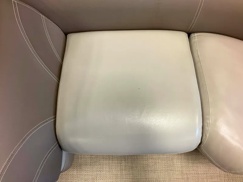 Slide: The Image of Premier 235 2014 - 30