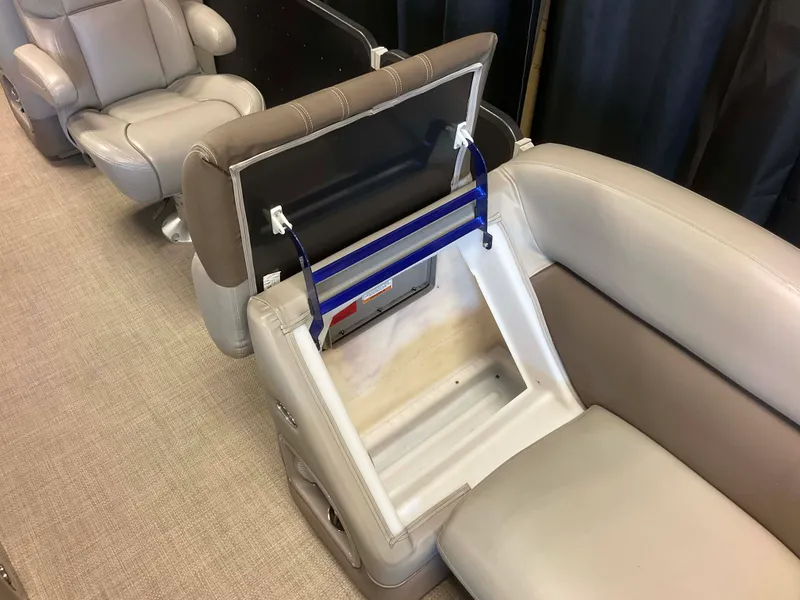 Slide: The Image of Premier 235 2014 - 33