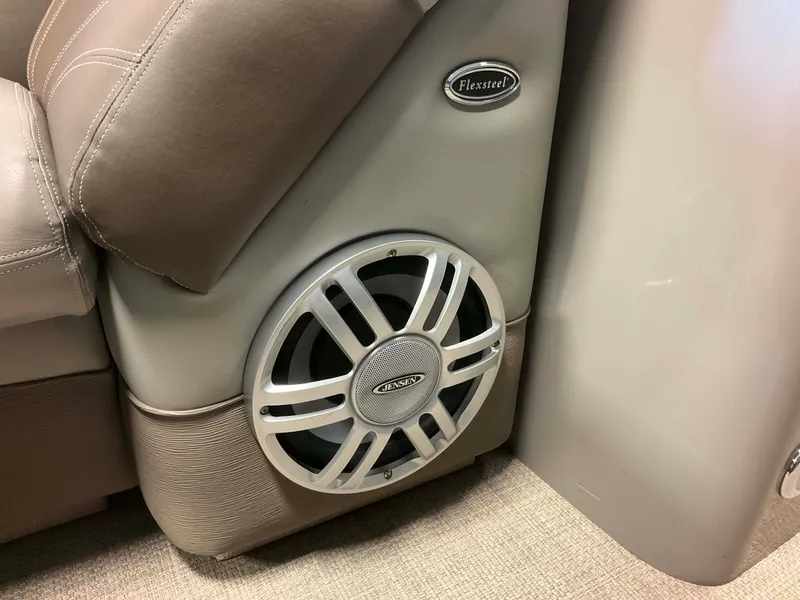 Slide: The Image of Premier 235 2014 - 34