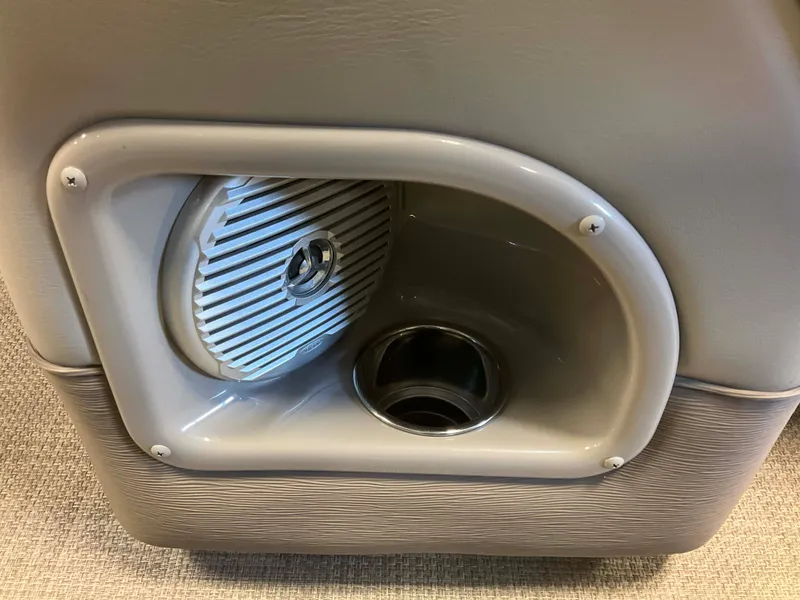 Slide: The Image of Premier 235 2014 - 35